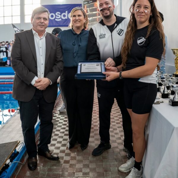 Inauguraron la 27° edición del Torneo Hispanista de Natación con presencia de Fabián Leguizamón