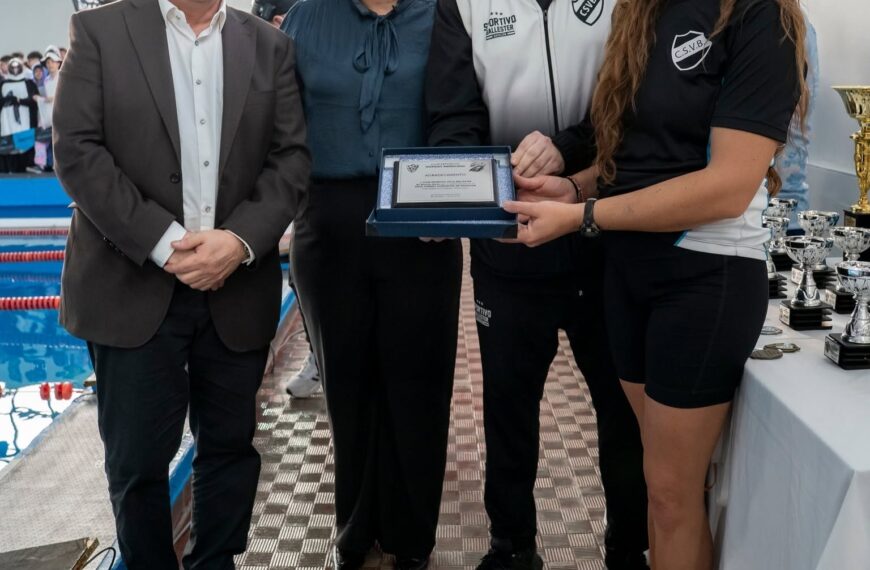 Inauguraron la 27° edición del Torneo Hispanista de Natación con presencia de Fabián Leguizamón