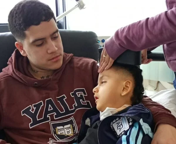 Pablito ya está en Córdoba tras reunir los dólares para su tratamiento